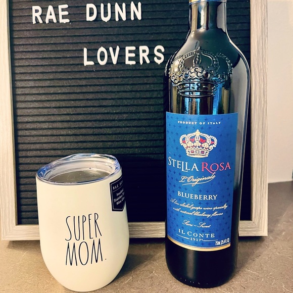 RAE DUNN ✨SUPER MOM✨ WINE GLASS - Picture 1 of 1